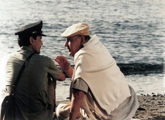 Il Postino (1990) - Mario Ruoppolo (Massimo Troisi), Pablo Neruda (Philippe Noiret)